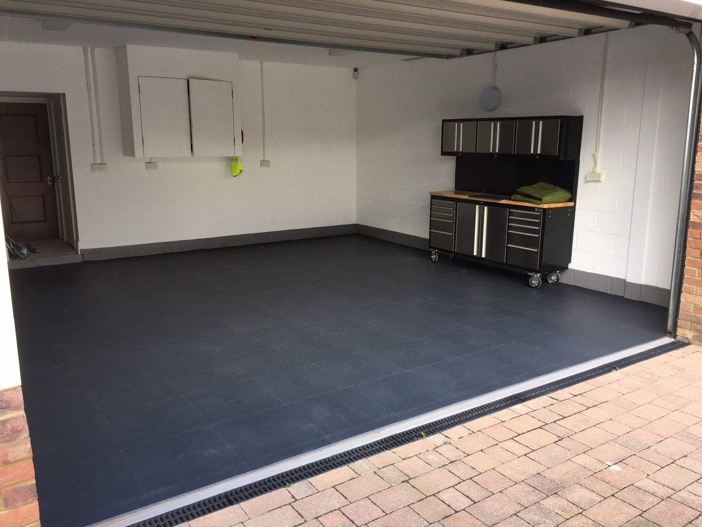 Premium Recycled Smooth Garage Floor Tile